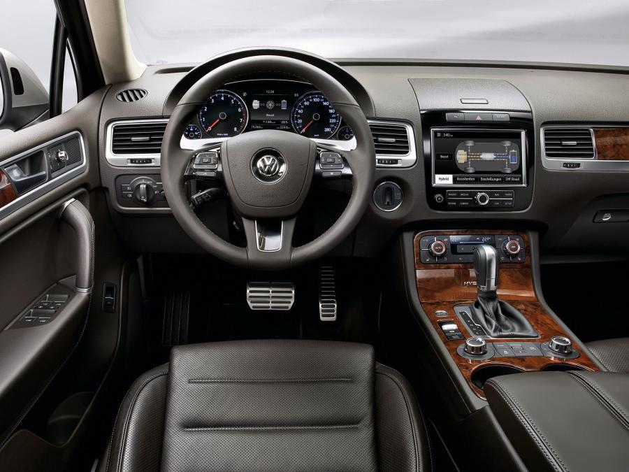  Volkswagen Touareg Hybrid 2010 года  (фото 16 из 17)